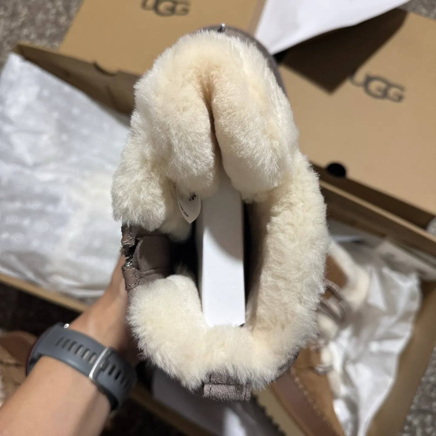 Self-pickup💰640 UGG Classic Novelty Split Cow Leather Round Toe Thick Sole Short Tube Snow Boots Women’s Reindeer Brown Arrive❗️